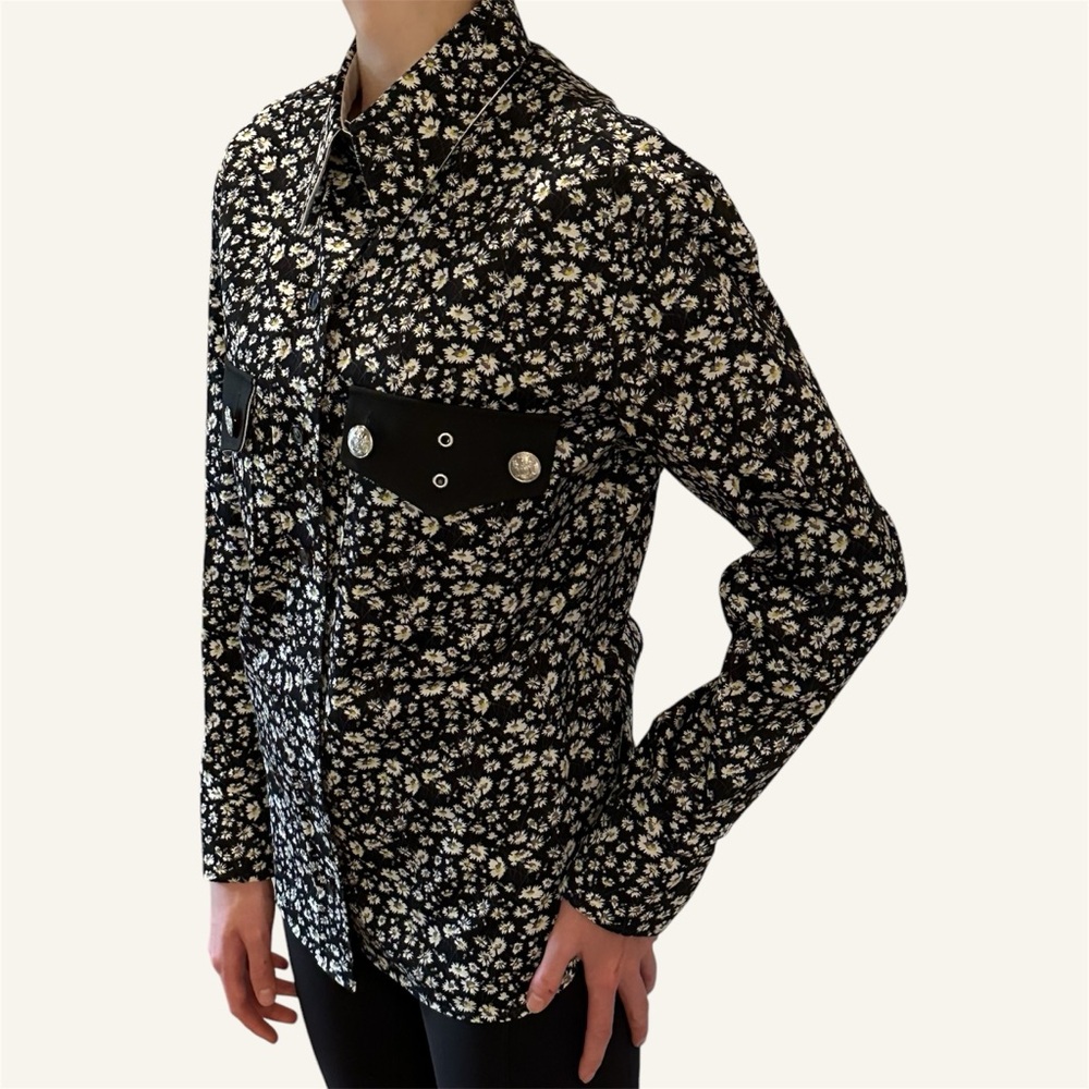 CALVIN KLEIN Daisy Button Down Shirt🌸